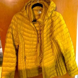 Packable mustard yellow jacket with bag